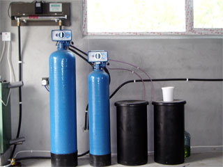 Water softener system with Co2 cylinders